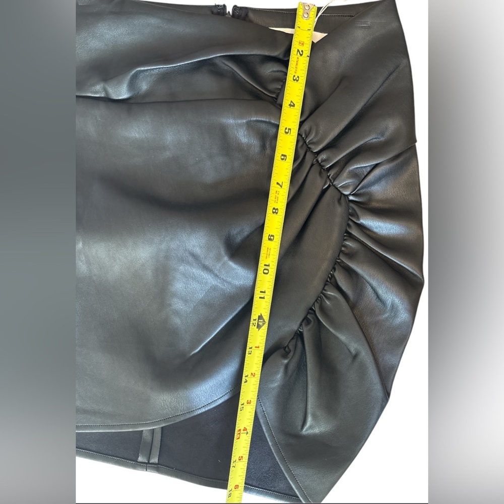 ASTR Faux Leather Black Mini Skirt Size Small - Picture 5 of 11